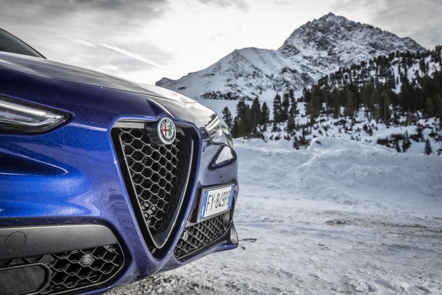 Детали экстерьера Alfa Romeo Stelvio Sprint (949) 2019 года  (фото 26 из 45)
